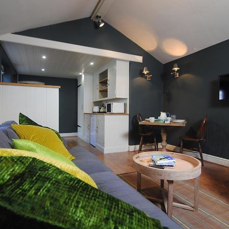 Courtyard Cottages Lymington, 2 Adults Only Buitenkant foto