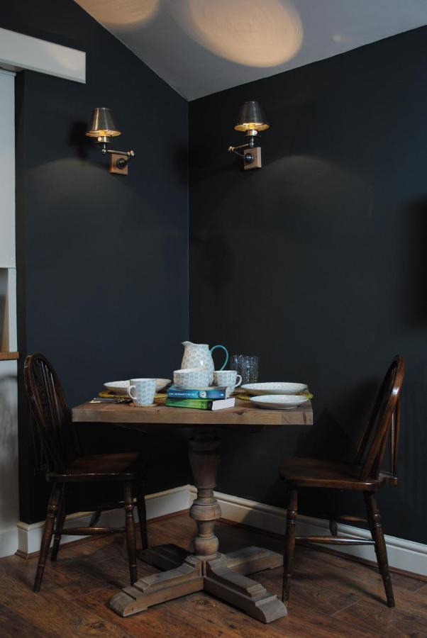 Courtyard Cottages Lymington, 2 Adults Only Buitenkant foto