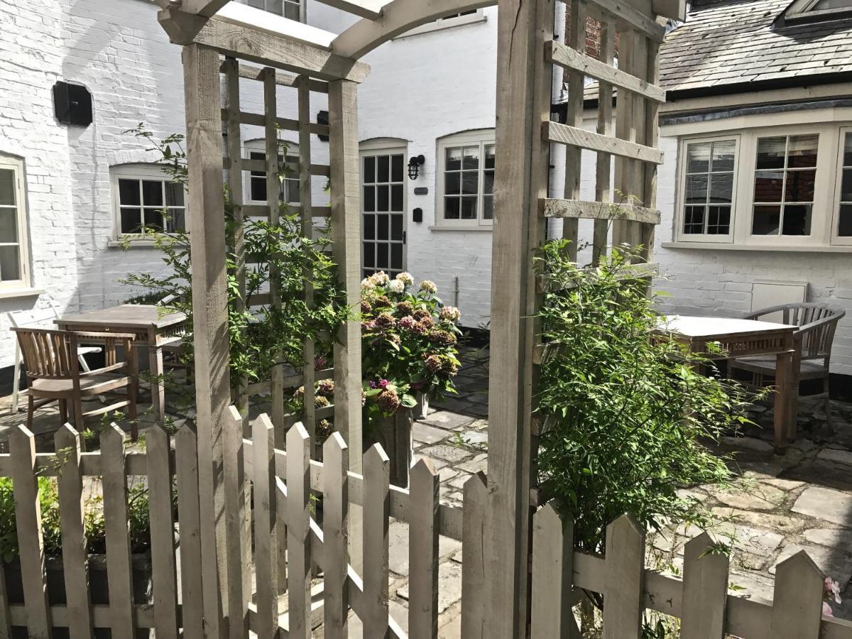 Courtyard Cottages Lymington, 2 Adults Only Buitenkant foto