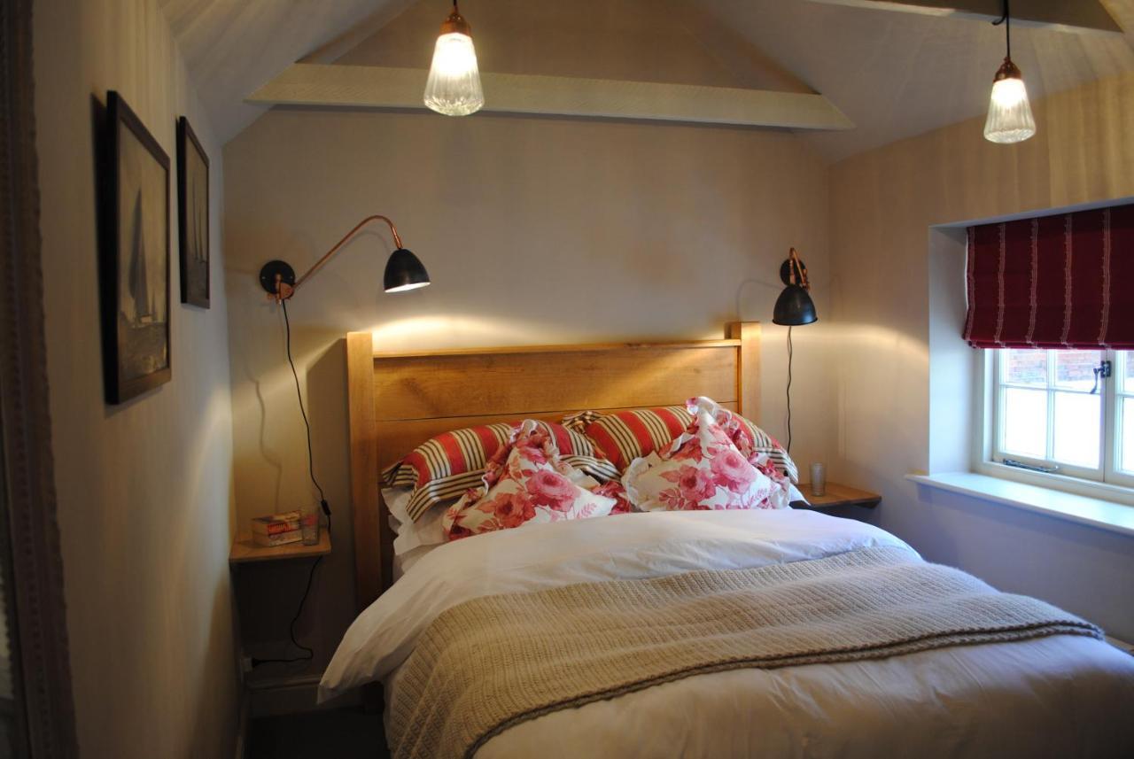Courtyard Cottages Lymington, 2 Adults Only Buitenkant foto